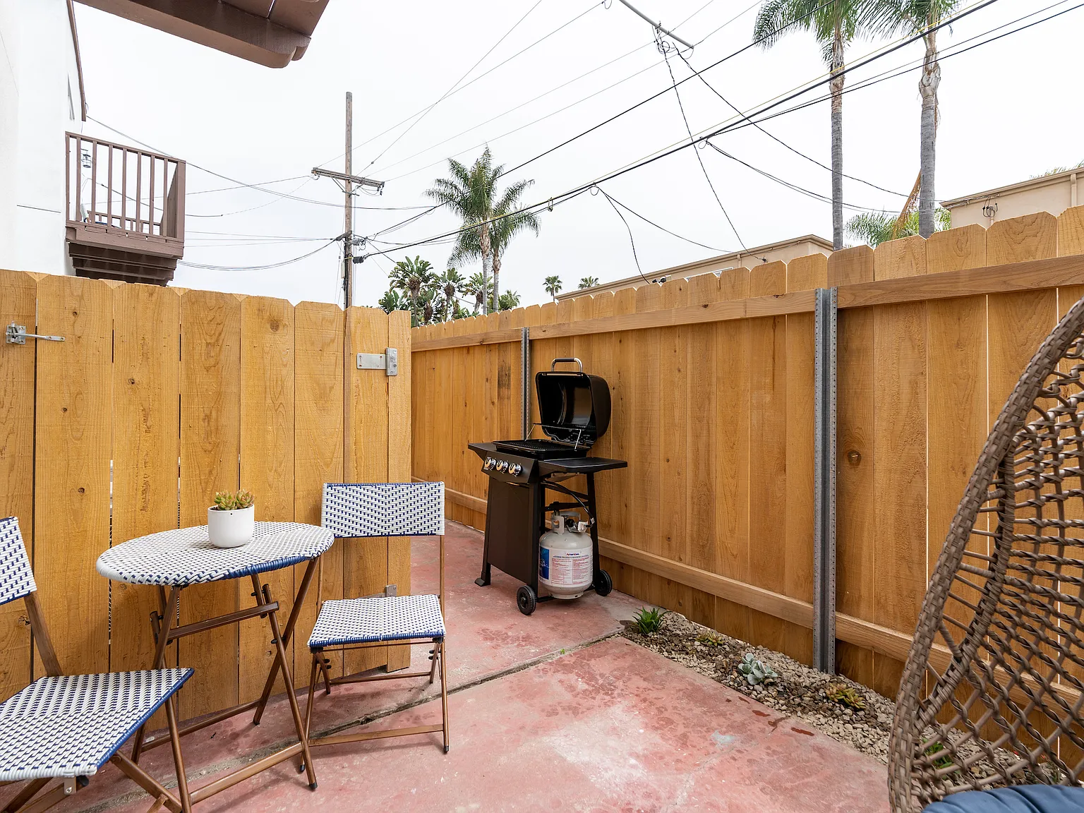 2 bed, 1000 sqft, $7,000 — Photo 4