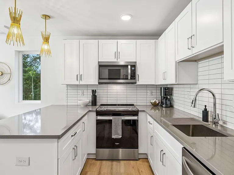 102 Duke St #42 — Photo 8