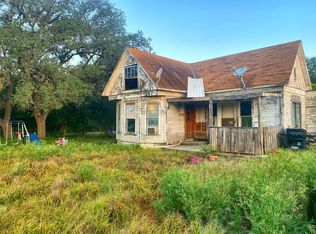 502 E 6th St, Camp Wood, TX 78833