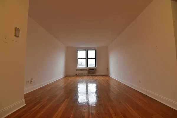 Rented by Whitestone Realty Group Inc | media 2