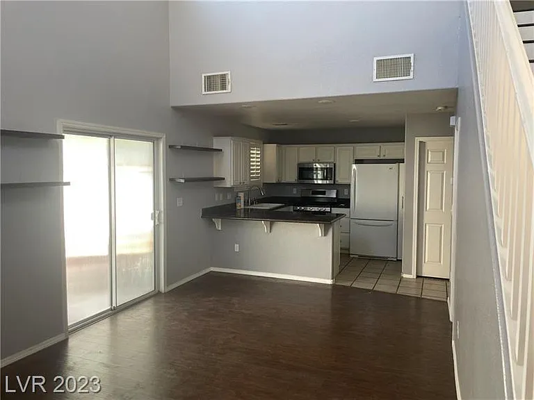 4808 Castle Lake Ct — Photo 8