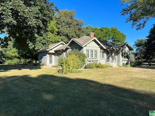 1408 Minnesota St, Alton, IA 51003