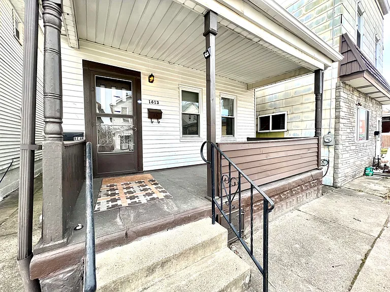 1613 Fourth Avenue (Full Service) — Photo 4
