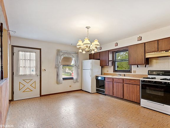 5th image of 1325 Glenview Ct