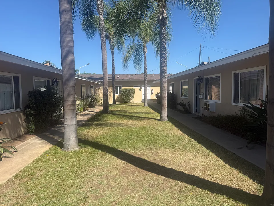 252 W 8th Ave #252