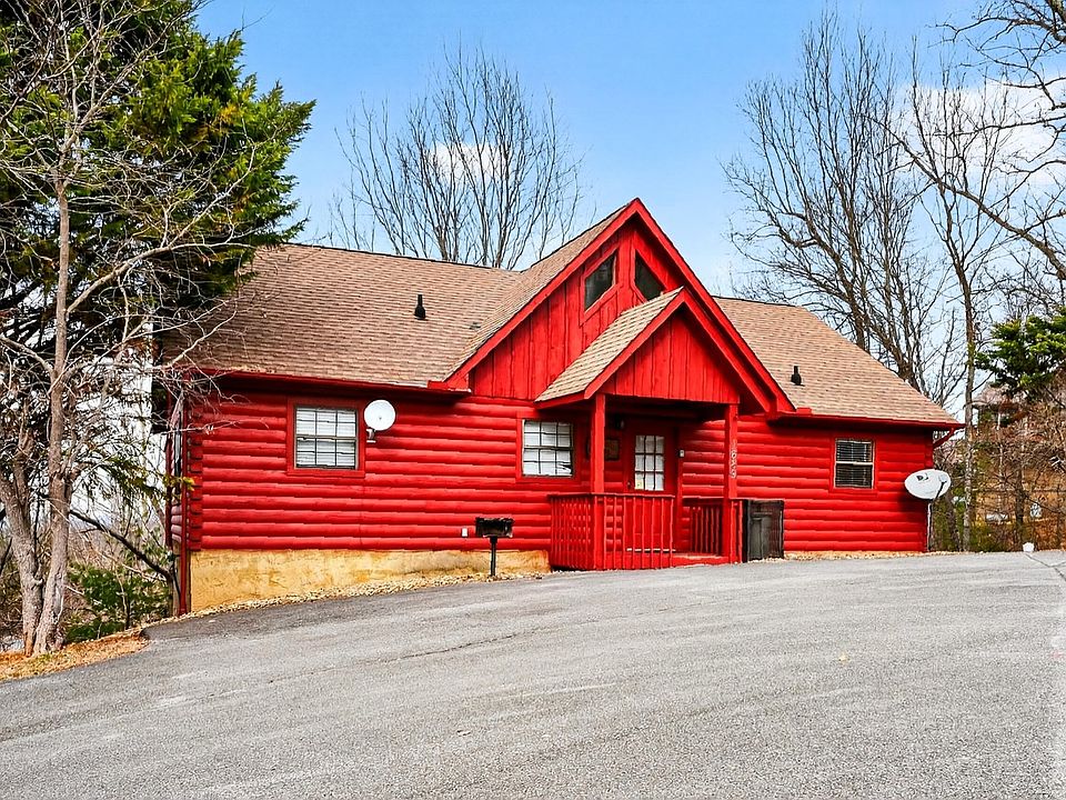 1st image of 1629 Pinewood Way