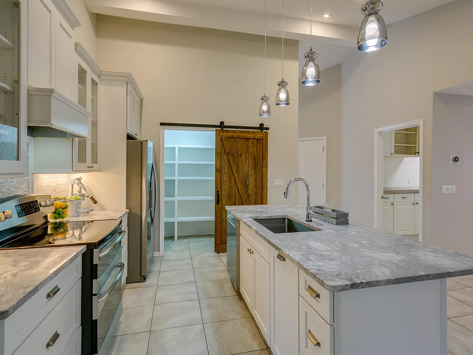 4 bed, 2294 sqft, $3,500 — Photo 3