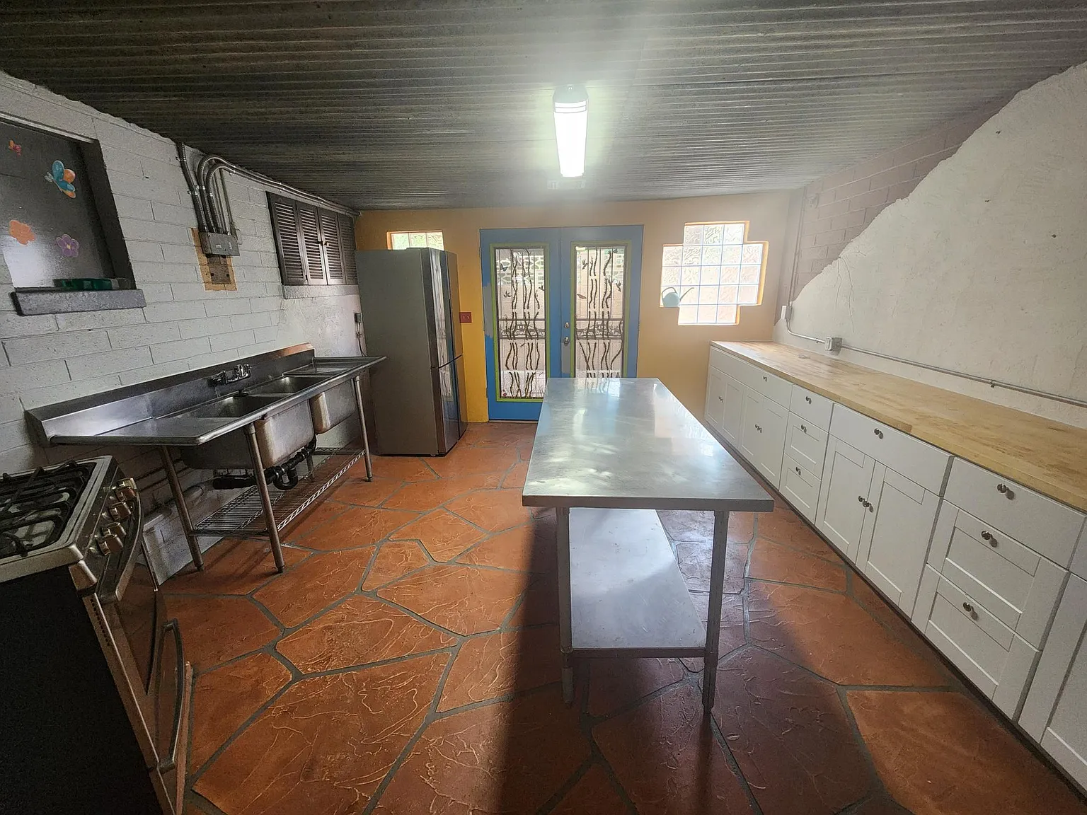 5 bed, 2100 sqft, $2,299 — Photo 3