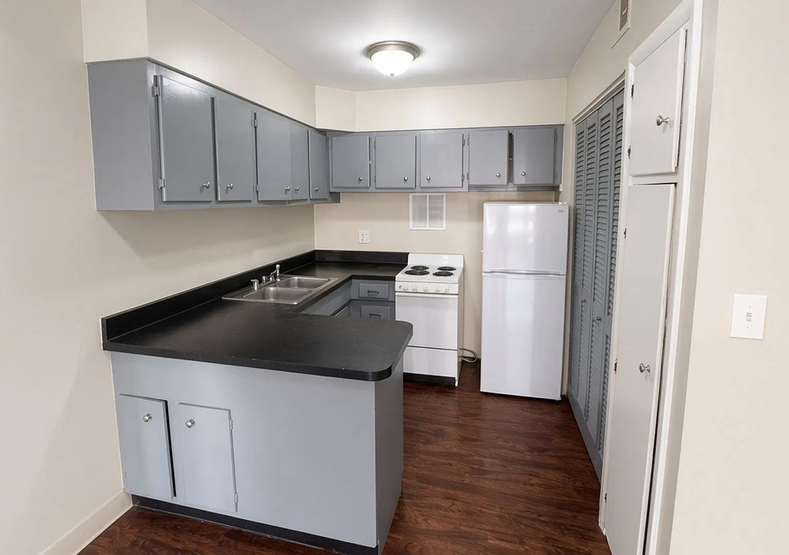 Cozy 2-bedroom 1 bath in Lexington KY — Photo 1
