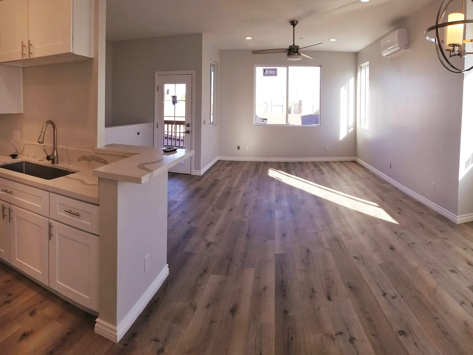 2 bed, 1300 sqft, $3,500 — Photo 2
