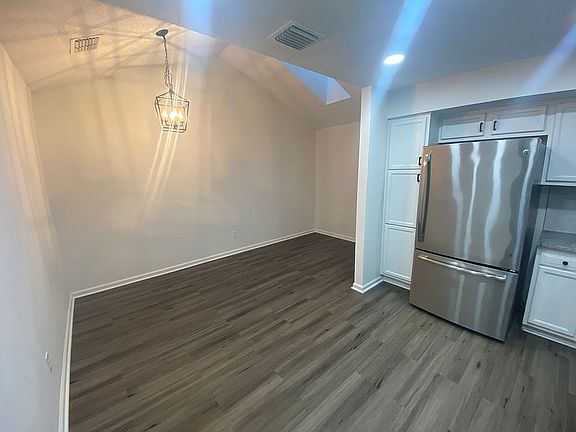 4th image of 3105 Coral Reef Dr