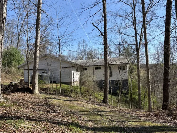 4744 Rhoric Rd, Athens, OH 45701