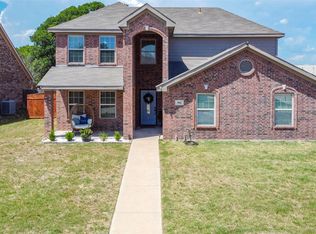 902 Randall Rd, Weatherford, TX 76087