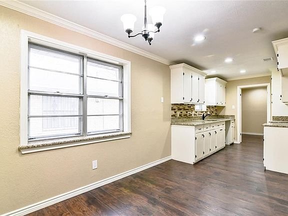 4th image of 512 McKinney Ave