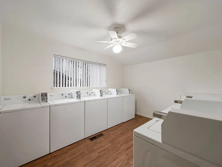 Park Villas Apartments — Photo 20