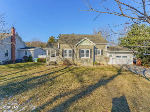 5 Griffin Street, Ravena, NY 12143