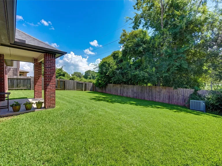9802 Massanutten Ln — Photo 46