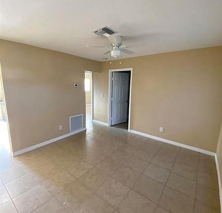 2nd image of 1400 Avenue I APT B