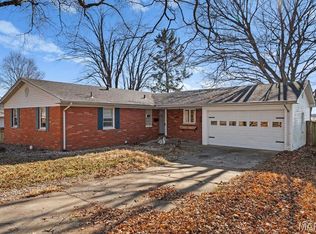 702 Mary Jane St, Lebanon, IL 62254