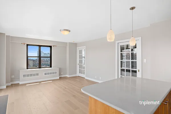 Sold by Triplemint | media 10