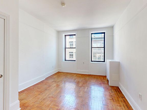 4th image of 108 W 17th St APT 10