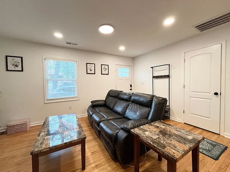 1116 E Geer St #A — Photo 4