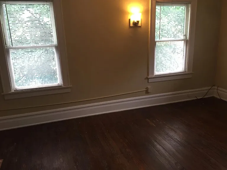 1638 Indianola Ave — Photo 8