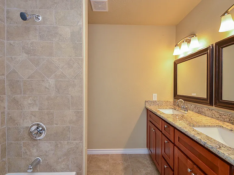 15337 Falmouth Ave — Photo 21