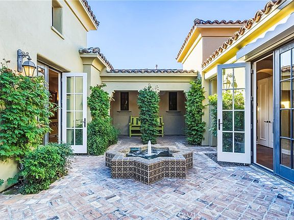 5th image of 13 Cassis Cir