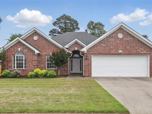 3252 Clover Hill Ln, Benton, AR 72015