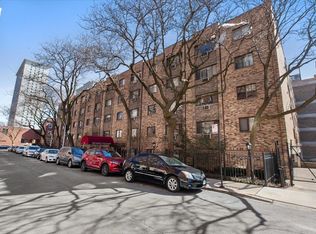 611 W Patterson Ave APT 313, Chicago, IL 60613