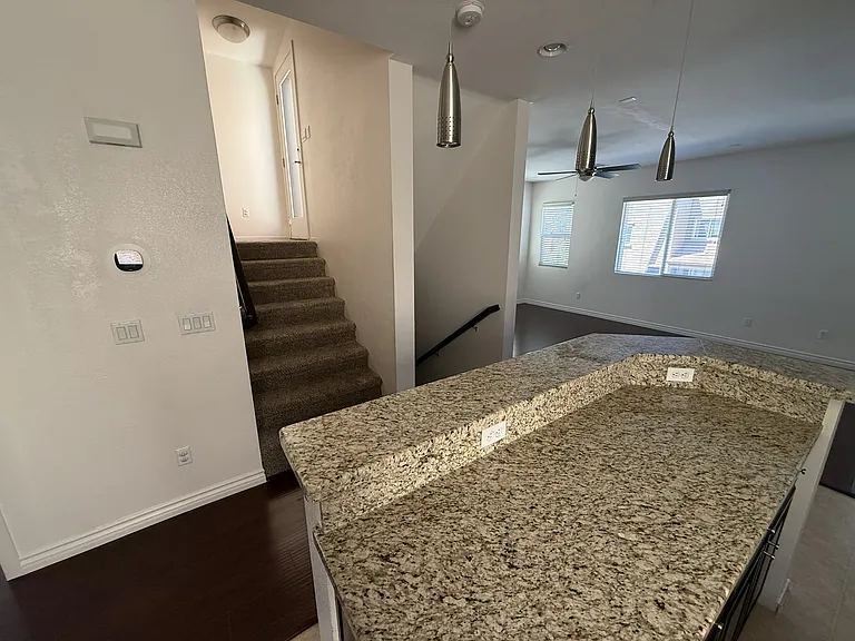 9385 Hilgard Ave — Photo 13