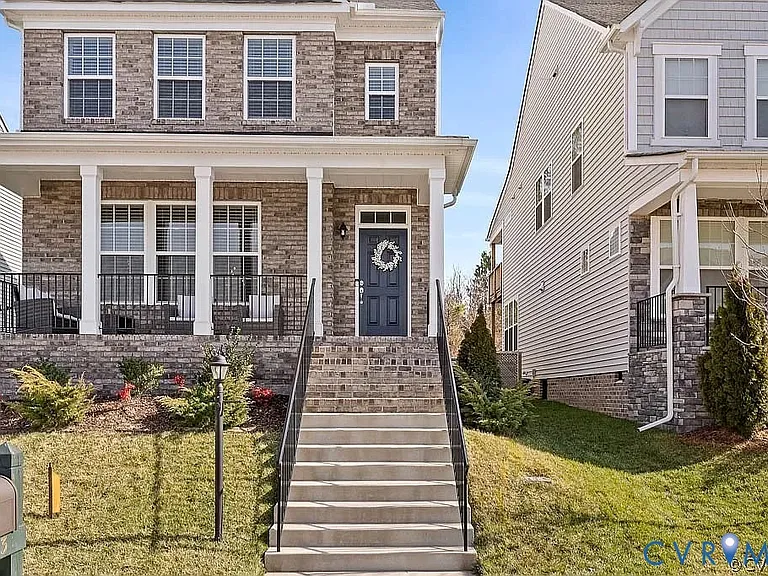 16913 Thornapple Run — Photo 4