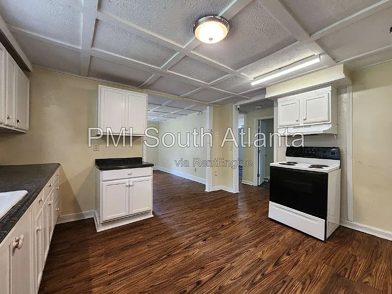348 N 17th St — Photo 5