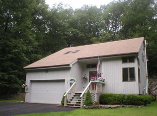 129 Peach Pl, Milford, PA 18337