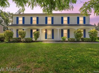 5093 Forestdale Dr, West Bloomfield, MI