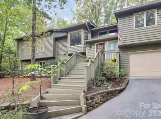 16 Woodvine Ln, Lake Wylie, SC 29710