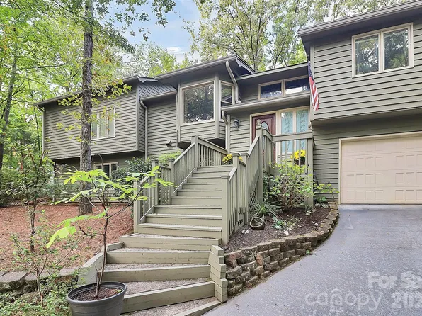 16 Woodvine Ln, Lake Wylie, SC 29710