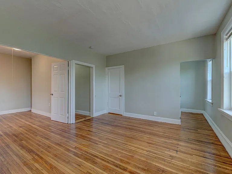 3953 Tholozan Ave — Photo 11