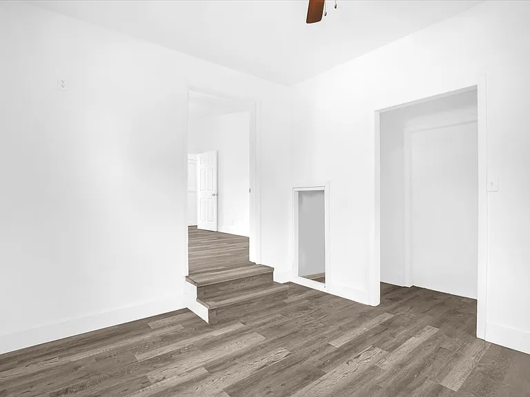 1730 Avenue C NE — Photo 13