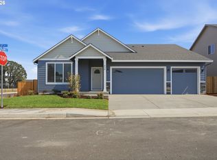 619 S 5th St, Carlton, OR 97111
