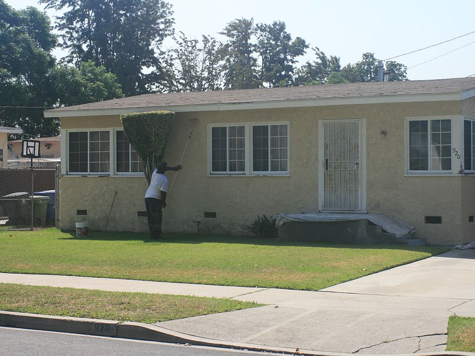1st image of 920 E 101st St