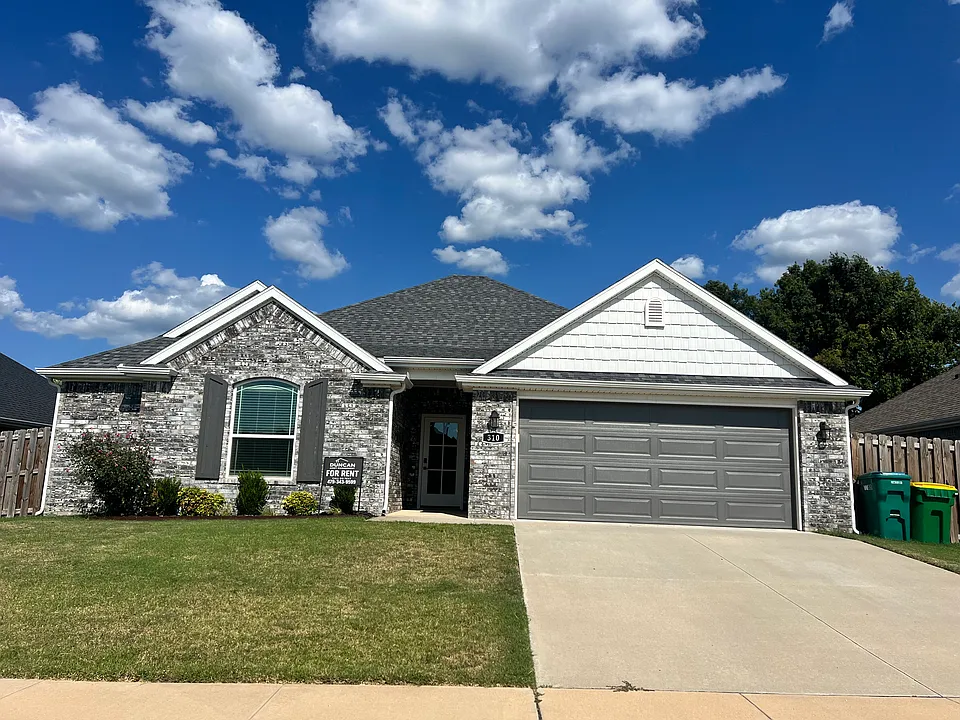 310 W Tyler Rd