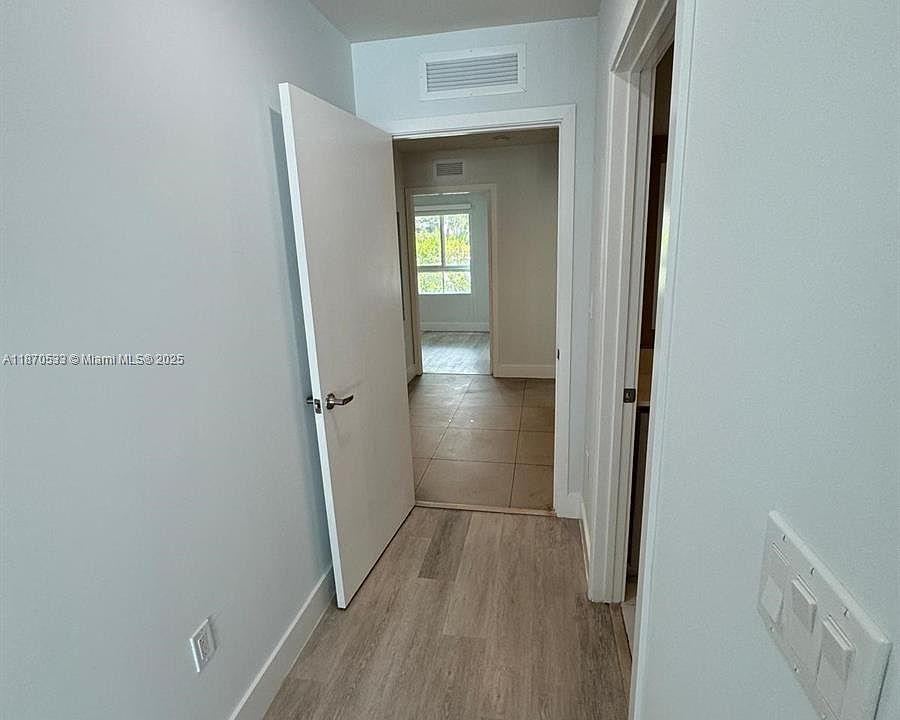 2nd image of 2555 NE 193rd St
