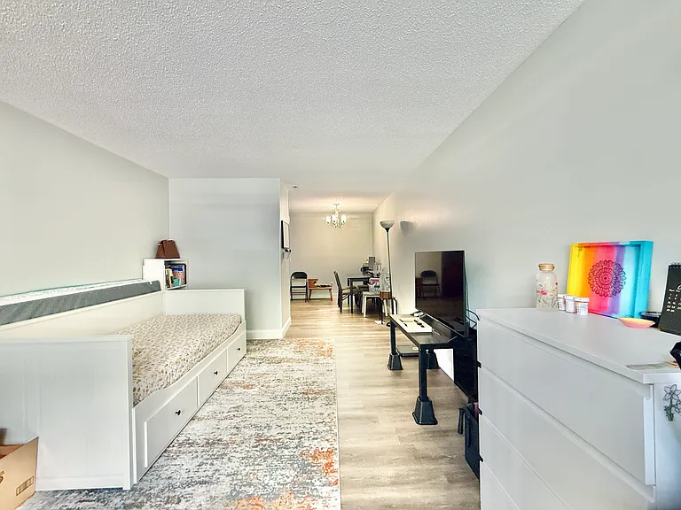 34A Padanaram Rd #127 — Photo 10
