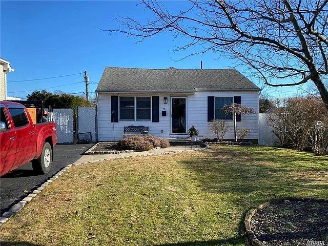 75 McCue Ln — Photo 1