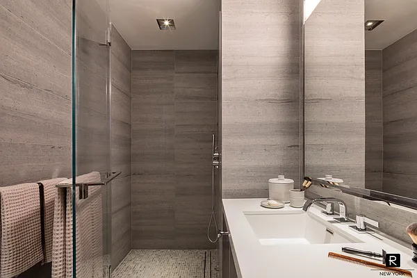 Rented by R New York | media 16