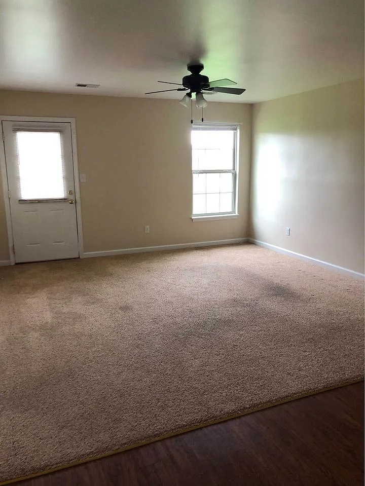 706 Chatham Court - 1 — Photo 2
