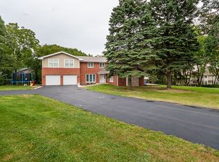 16W270 94th Pl, Burr Ridge, IL 60527