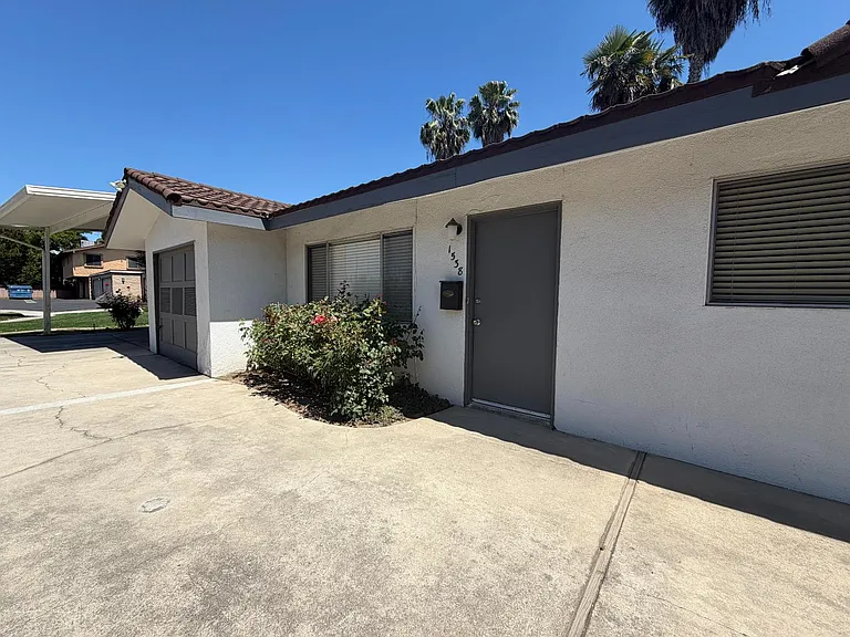 1538 E Austin Way — Photo 2